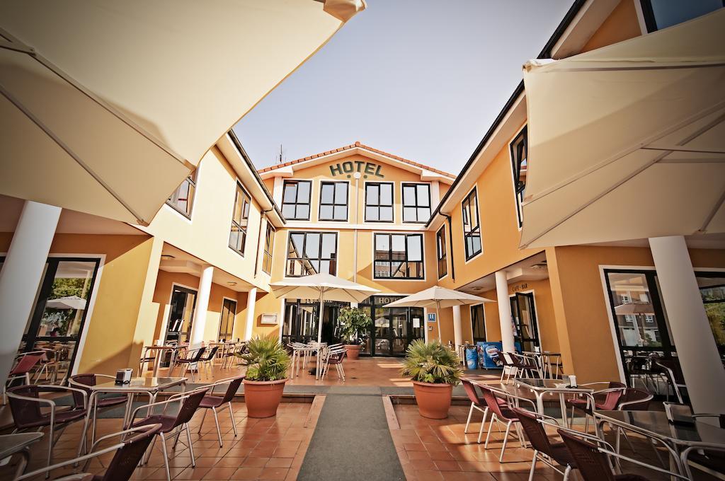Hotel Piedras Piedras Blancas Exteriér fotografie